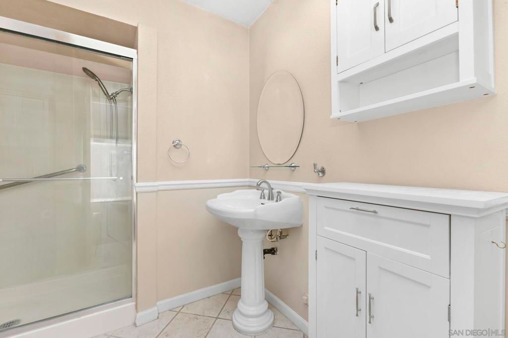 Image 14 of property listing at 4576 Villas Drive, Bonita, CA 91902