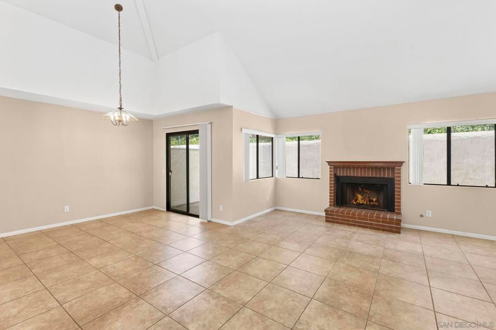 Image 2 of property listing at 4576 Villas Drive, Bonita, CA 91902