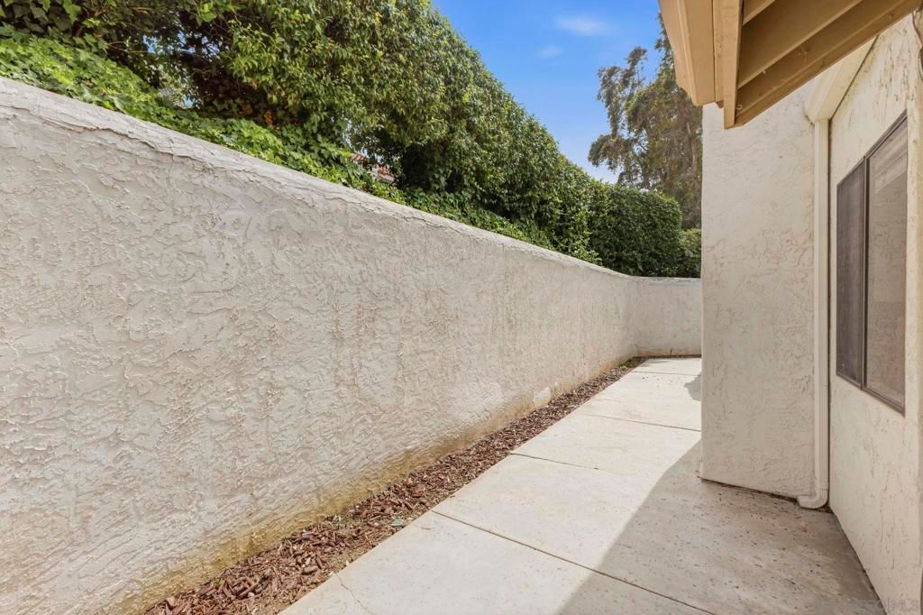 Image 21 of property listing at 4576 Villas Drive, Bonita, CA 91902