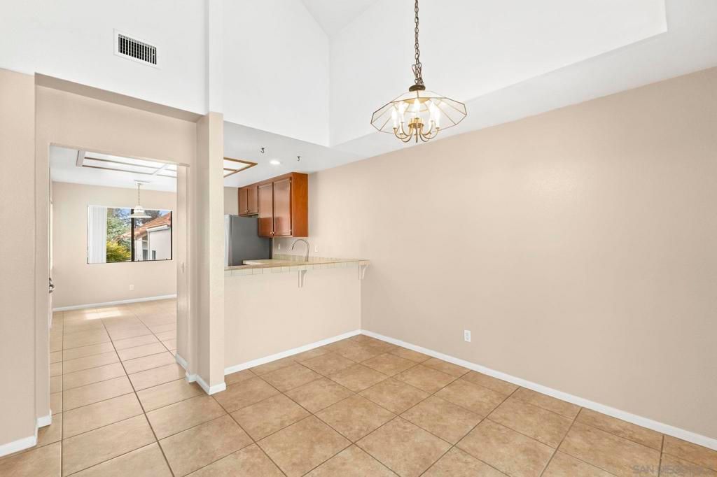 Image 33 of property listing at 4576 Villas Drive, Bonita, CA 91902