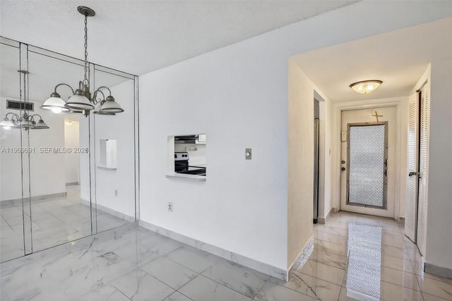 8951 Sunrise Lakes Blvd 105, Sunrise, FL 33322