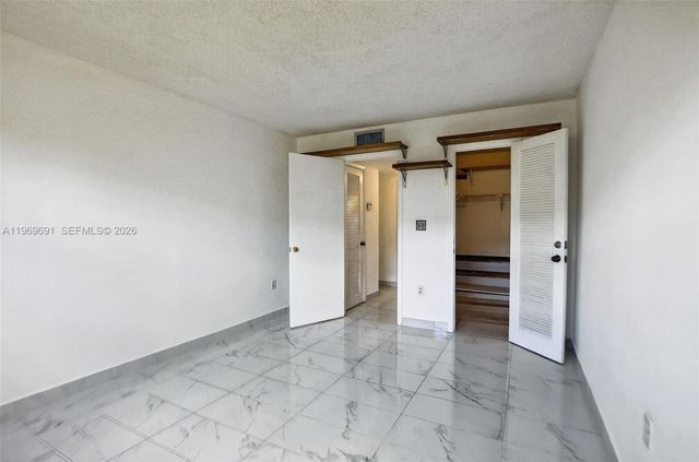 8951 Sunrise Lakes Blvd 105, Sunrise, FL 33322