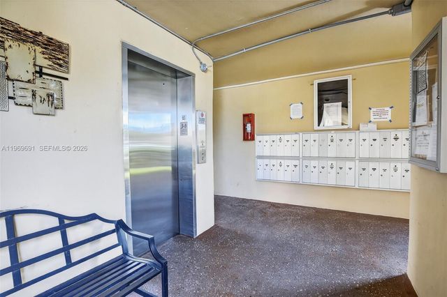 8951 Sunrise Lakes Blvd 105, Sunrise, FL 33322