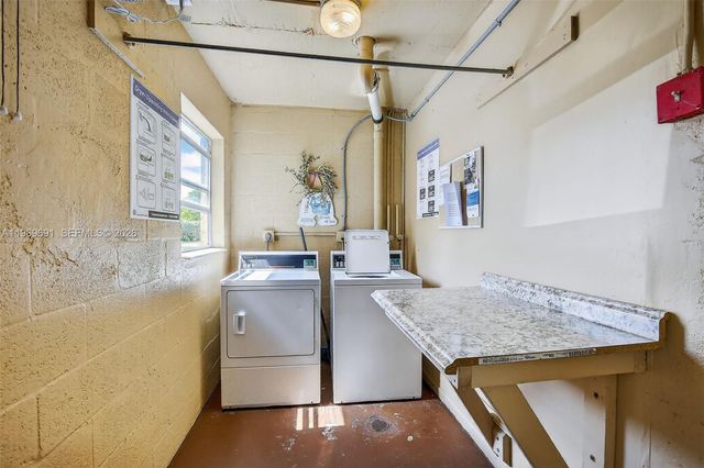 8951 Sunrise Lakes Blvd 105, Sunrise, FL 33322