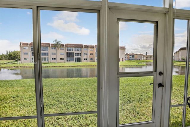 8951 Sunrise Lakes Blvd 105, Sunrise, FL 33322