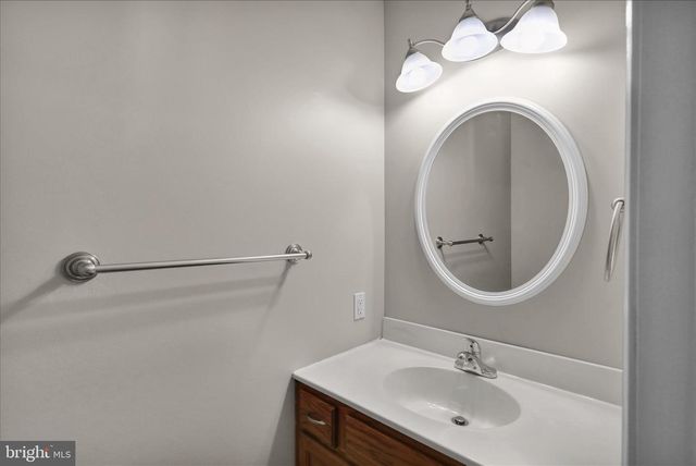 53 HERON RD, Lititz, PA 17543