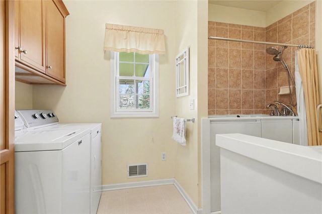 6 Captiva Crossing, Perinton, NY 14450