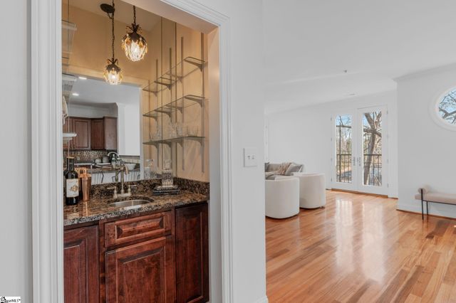 1209 E Washington Street Unit 301, Greenville, SC 29601