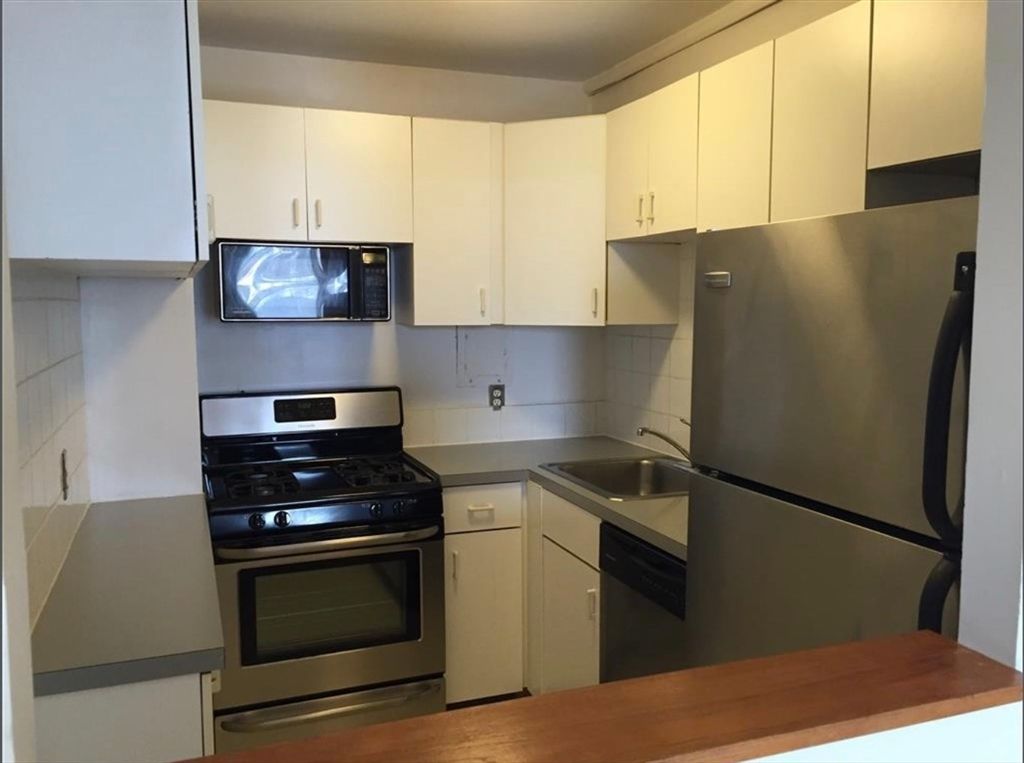 33 Pond Ave 813, Brookline, MA 02445