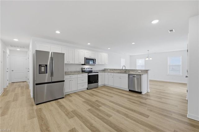 211 Compass DR, Elizabeth City, NC 27909