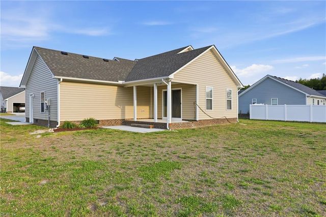 211 Compass DR, Elizabeth City, NC 27909