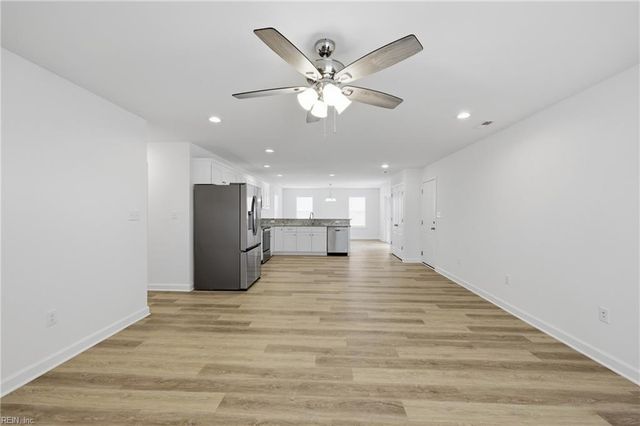 211 Compass DR, Elizabeth City, NC 27909
