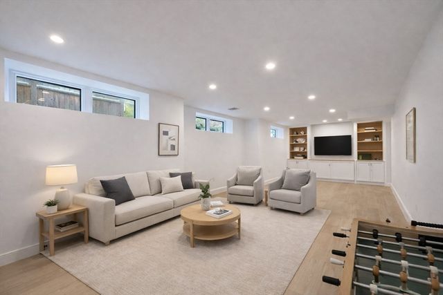 95 Stedman St 1, Brookline, MA 02446