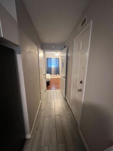 4301 La Branch Street B, Houston, TX 77004