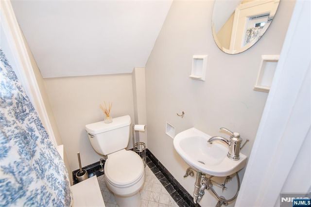 158 Mountain Avenue, Montclair, NJ 07042