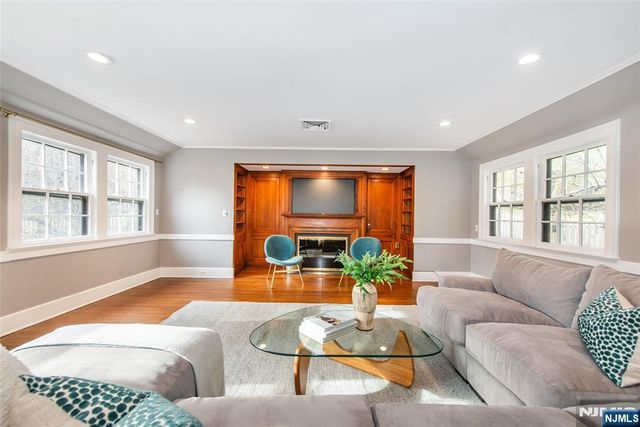 158 Mountain Avenue, Montclair, NJ 07042