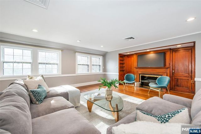 158 Mountain Avenue, Montclair, NJ 07042