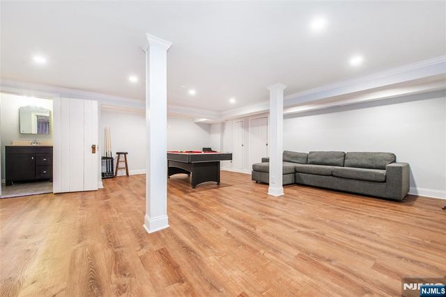 158 Mountain Avenue, Montclair, NJ 07042