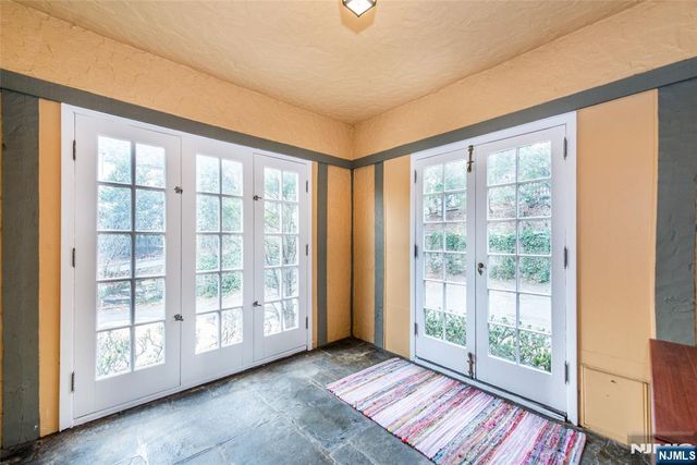 158 Mountain Avenue, Montclair, NJ 07042