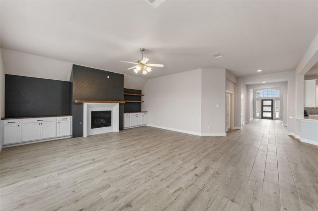 1524 N Blue Bonnet Lane, Angleton, TX 77515