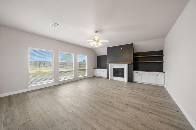 1524 N Blue Bonnet Lane, Angleton, TX 77515