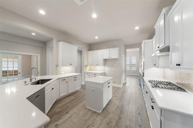 1524 N Blue Bonnet Lane, Angleton, TX 77515