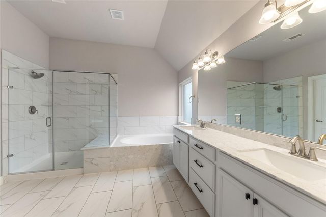 1524 N Blue Bonnet Lane, Angleton, TX 77515