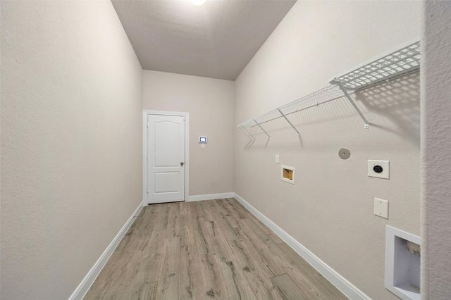 1524 N Blue Bonnet Lane, Angleton, TX 77515