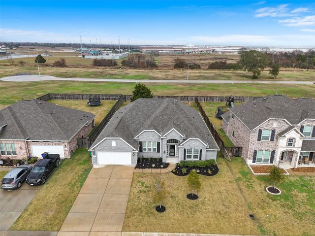 1524 N Blue Bonnet Lane, Angleton, TX 77515