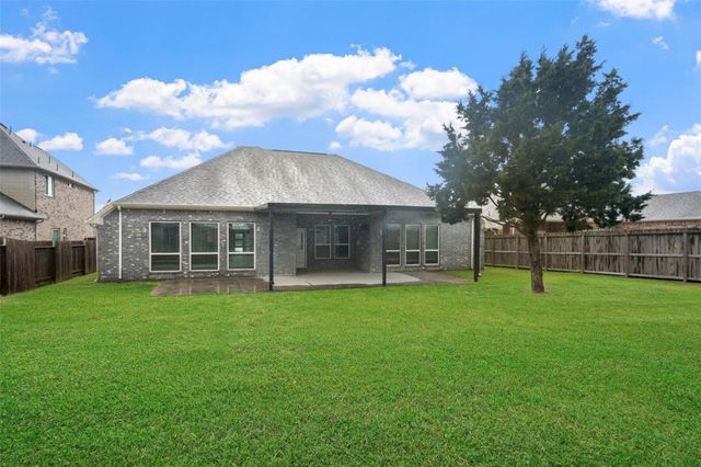 1524 N Blue Bonnet Lane, Angleton, TX 77515