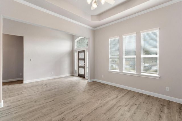 1524 N Blue Bonnet Lane, Angleton, TX 77515