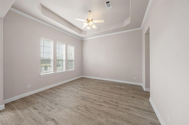 1524 N Blue Bonnet Lane, Angleton, TX 77515