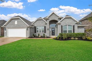 1524 N Blue Bonnet Lane, Angleton, TX 77515