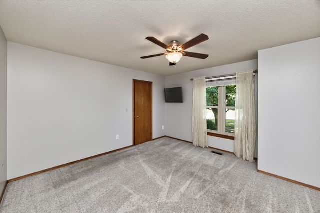 965 4th Street, Waukee, IA 50263