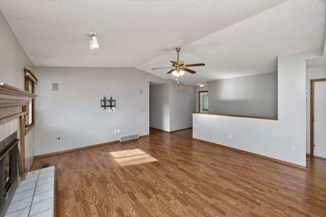 965 4th Street, Waukee, IA 50263