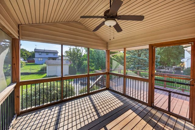 965 4th Street, Waukee, IA 50263