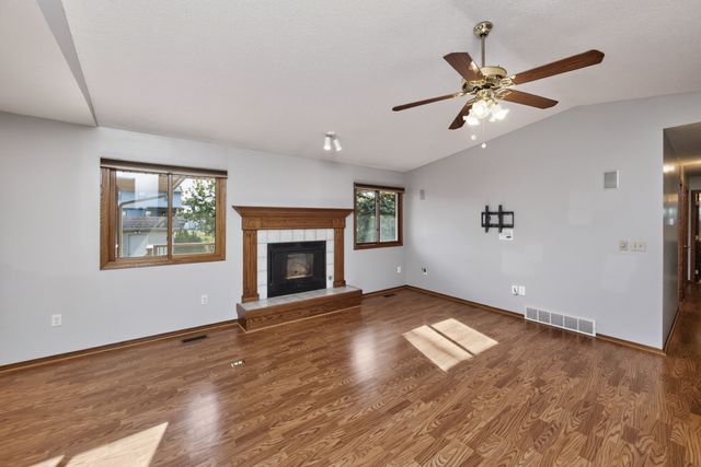 965 4th Street, Waukee, IA 50263