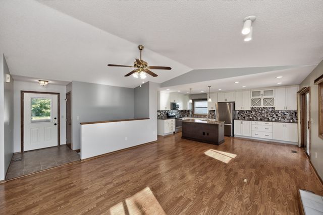 965 4th Street, Waukee, IA 50263