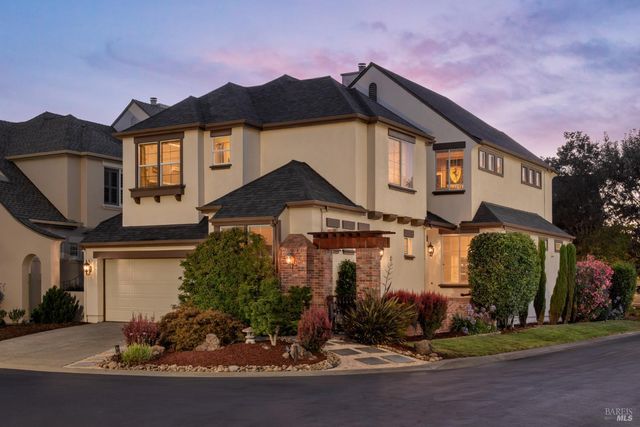 2 Wedgewood Ct, Petaluma, CA 94954