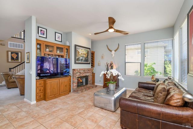 2 Wedgewood Ct, Petaluma, CA 94954