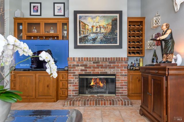 2 Wedgewood Ct, Petaluma, CA 94954