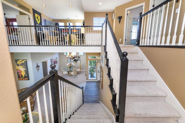 2 Wedgewood Ct, Petaluma, CA 94954