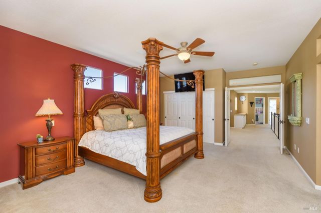 2 Wedgewood Ct, Petaluma, CA 94954