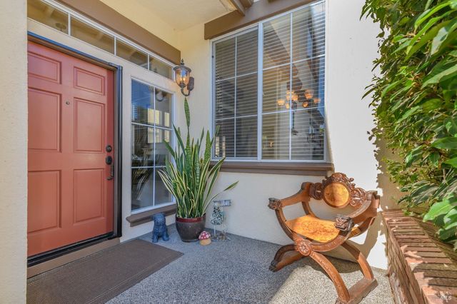 2 Wedgewood Ct, Petaluma, CA 94954