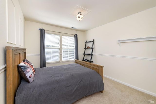 2 Wedgewood Ct, Petaluma, CA 94954