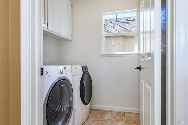 2 Wedgewood Ct, Petaluma, CA 94954