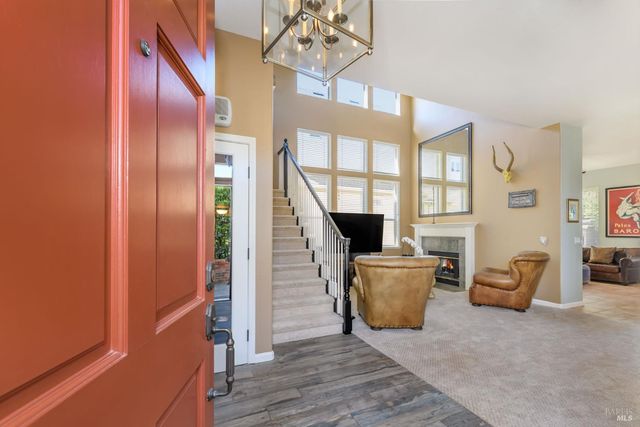 2 Wedgewood Ct, Petaluma, CA 94954