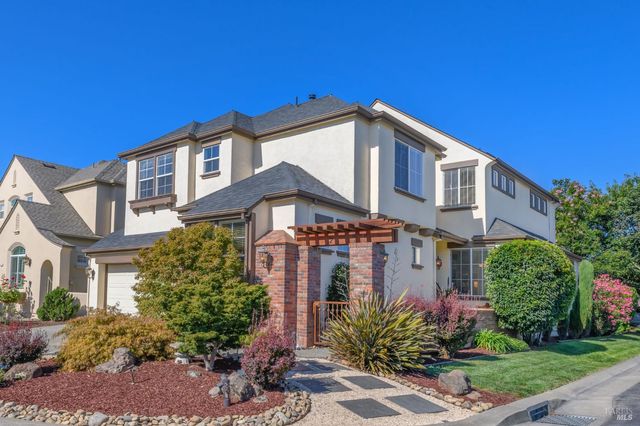 2 Wedgewood Ct, Petaluma, CA 94954