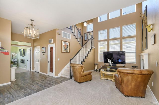 2 Wedgewood Ct, Petaluma, CA 94954