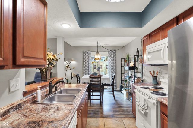 7813 Hunters Path, Indianapolis, IN 46214